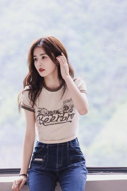 白鹿演员图片,青春演绎，情感交织的古装传奇